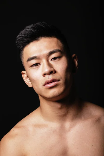 Портрет Молодого Азиатского Мальчика Фитнес Телом Вызывающее Отношение — стоковое фото