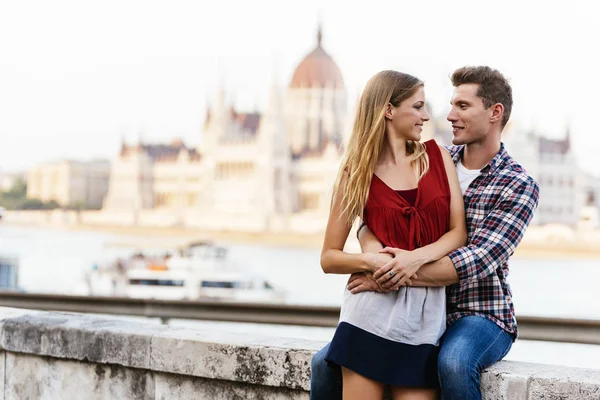 Young Loving Couple Hugging Budapest City Young Love Concept — Stock Photo, Image