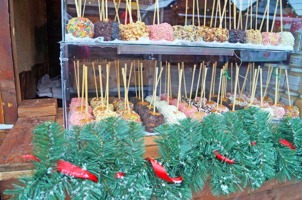 Maçãs Assadas Natal Com Caramelo Decoradas Com Chocolate Doces Frutas — Fotografia de Stock