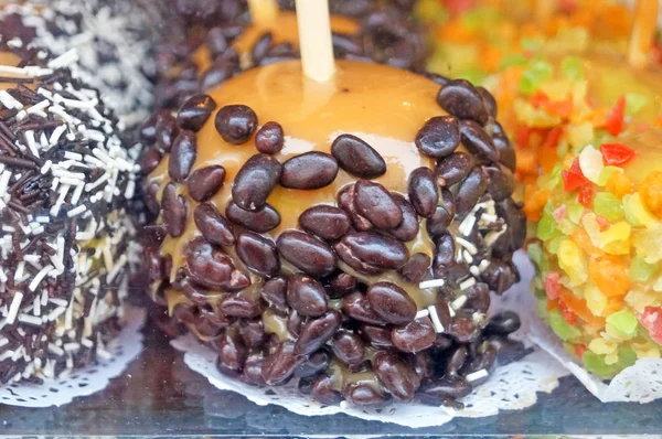 Mele Forno Natalizie Con Caramello Decorate Con Cioccolato Caramelle Canditi — Foto Stock