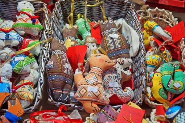 Fabric Ceramic Toys Various Shapes Colors Counter Christmas Market — Stock Photo, Image