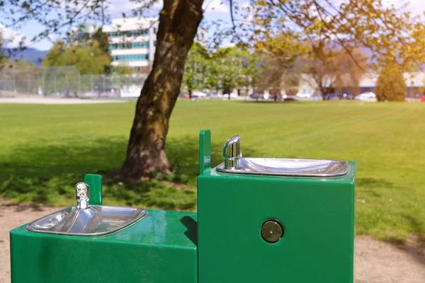 Park Wasserhahn Trinkbrunnen — Stockfoto