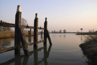 Bağlama mesaj Merwede Nehri