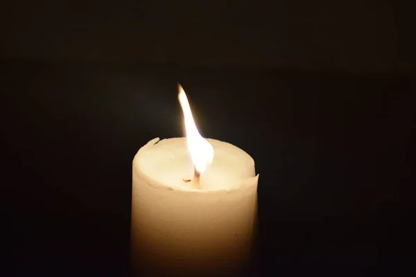 Свічка Світло Полум Крупним Планом Чорним Тлом — стокове фото