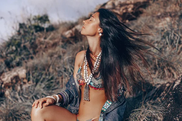 Mujer Joven Bikini Aire Libre Retrato Atardecer — Foto de Stock