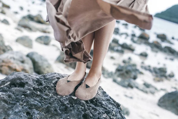 Bela Jovem Mulher Elegante Pés Fechar Livre — Fotografia de Stock