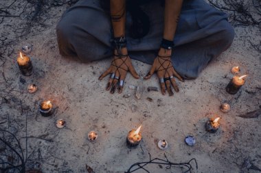 mum içinde orman olan kadın. Cadı zanaat kavramı