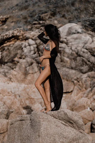 Jonge Vrouw Bikini Buitenshuis Portret Bij Zonsondergang — Stockfoto