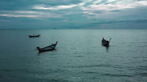 Silhoutte Fisherman Boats Sea Sunset — Stock Video