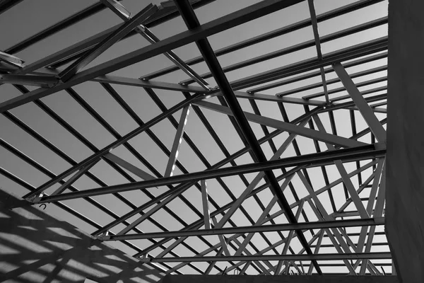 Struktur Des Stahldachstuhls Für Den Hochbau Schwarz Weiß Foto — Stockfoto