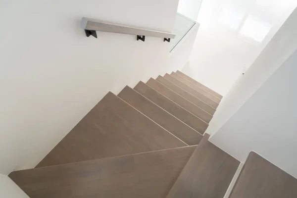 Modèle d'escalier en bois . Image En Vente