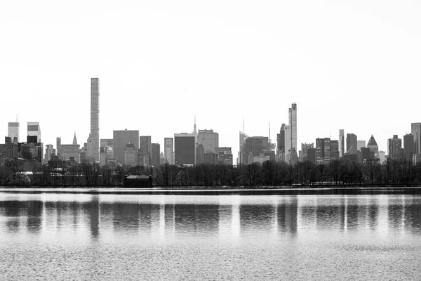 Manhattan Skyline Central Park Lake Foreground — Stock Photo, Image