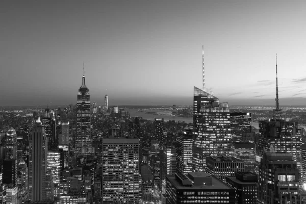 Manhattan'ın Gece Havadan Görünümü — Stok fotoğraf