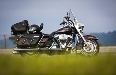Bir Harley Davidson motosiklet, Road King ile seyahat 