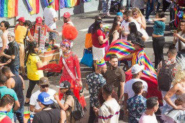 Sao Paulo Brezilya. 23 Mart 2019. Göstericiler Avenida Paulista üzerinde 23 Gay Parade sırasında eğleniyor. Yaklaşık 3 milyon kişi ile dünyanın en büyük kabul.