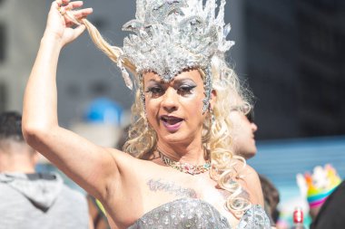  Göstericiler Avenida Paulista üzerinde 23 Gay Parade sırasında eğleniyor. Yaklaşık 3 milyon kişi ile dünyanın en büyük kabul.