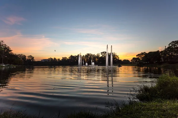 巴西圣保罗伊比拉普埃拉公园的日落. — 图库照片