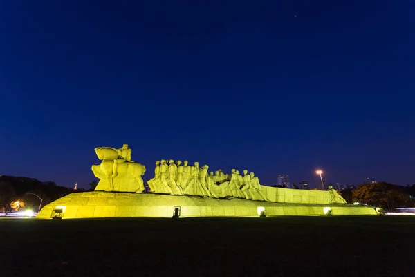 巴西圣保罗 2019年7月19日 班德拉斯纪念碑是意大利 巴西雕塑家维克多 布雷切雷特在巴西圣保罗伊比拉普埃拉公园入口处的大型雕塑 — 图库照片