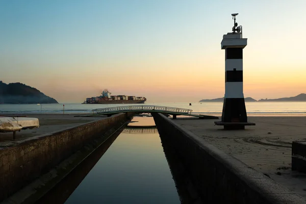 View City Santos Channel Its Lighthouse Cargo Ship Leaving Port — Stock Photo, Image