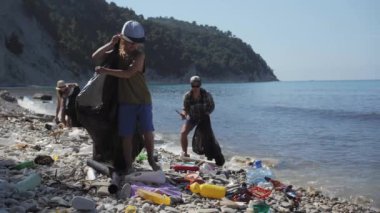 Çevre kirliliği sorunu, gönüllülük ve geri dönüşüm kavramı.