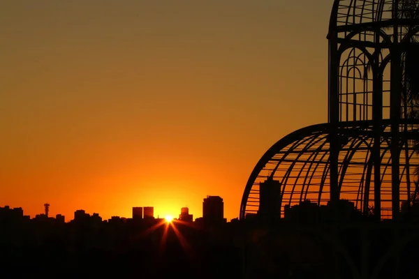 Silhouette Des Gewächshauses Botanischen Garten Bei Sonnenuntergang Curitiba Brasilien — Stockfoto