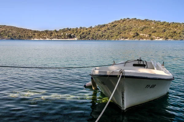 Bir Tekne Görünümünü Mljiet Adası Nda Demirli Hırvatistan Dalmaçya — Stok fotoğraf