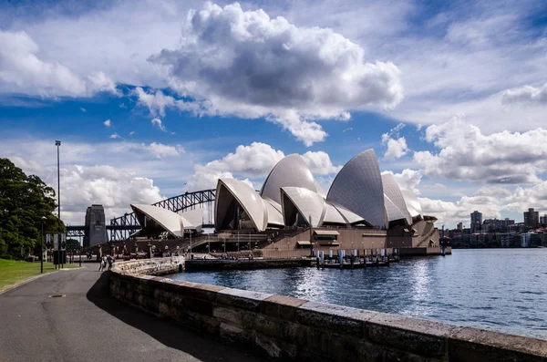 Görünümü Sydney Opera Binası Bay Park Ikonik Görünümden Sydney Avustralya — Stok fotoğraf