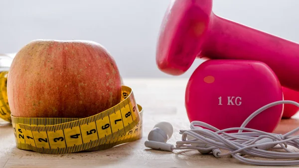 Stilleven Close Met Apple Roze Gewicht Gele Meetlint Fitness Lifestyle — Stockfoto