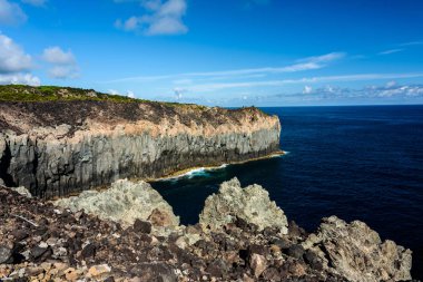 volkan'ın cliff terceira içinde görünüm. deniz manzarası azores, Portekiz.