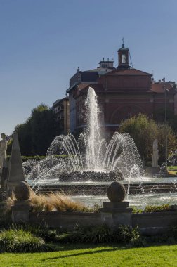 Milan, citylife distrcit parçası meydanda giulio cesare Çeşme görünümünü