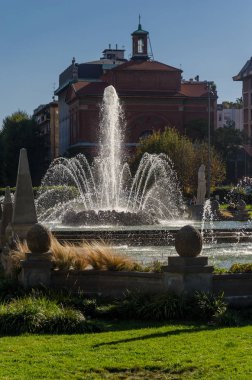 Milan, citylife distrcit parçası meydanda giulio cesare Çeşme görünümünü