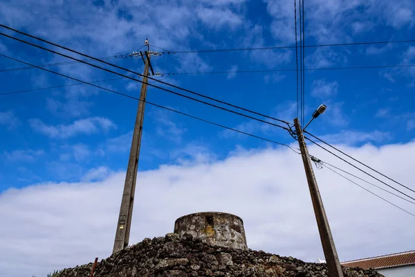 Vista Dois Velhos Postes Eléctricos Nos Açores Portugal — Fotografia de Stock