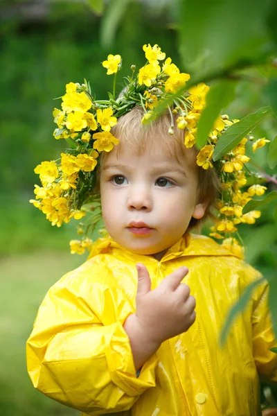 Kid Yellow Raincoat Wreath Buttercups Collects Berries Bush Summer Day — Stock Photo, Image