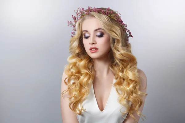 Beauty Portrait Beautiful Blonde Girl Chic Curls Wreath Heather Isolated — Stock Photo, Image