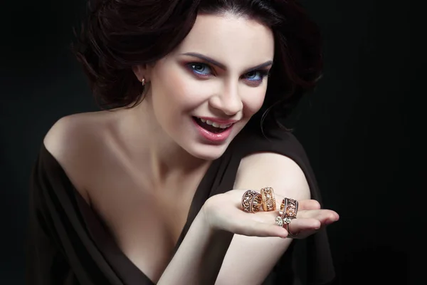 Cute Woman Holding Golden Silver Rings Palm — Stock Photo, Image