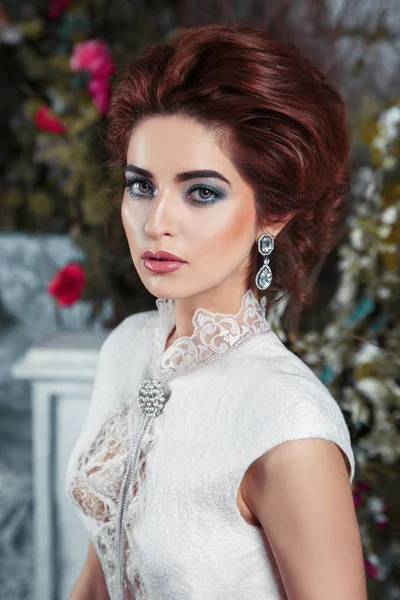 Portrait Bride Luxurious Hairstyle Makeup — Stock Photo, Image