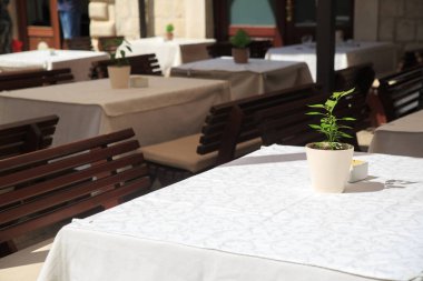 Açık yaz kafeterya, Kotor, Karadağ.