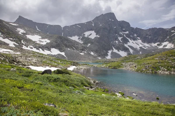 Paisagem Montanhosa Com Lago Vale Altai — Fotografia de Stock
