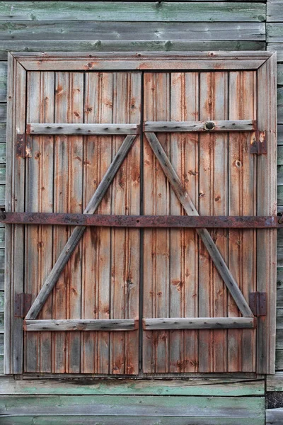 Oude Houten Shutters Gesloten — Stockfoto