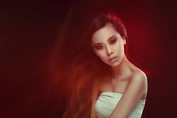 Mystische Schönheit Porträt Einer Schönen Asiatischen Mädchen Mit Einem Effekt — Stockfoto