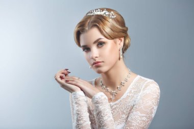 Yapmak ile zarif gelin portresi up ve saç modeli