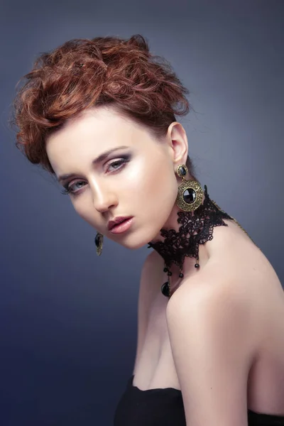 Beauty Portrait Elegant Girl Big Earrings — Stock Photo, Image