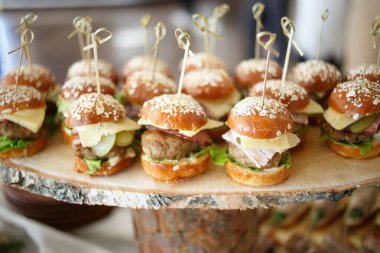 Table served snacks in the restaurant.