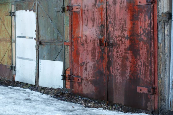 Rood Oud Roestig Metalen Hek — Stockfoto