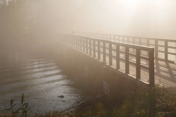 Holzbrücke Nebel Bei Sonnenuntergang Valaam Island Karelien Russland — Stockfoto