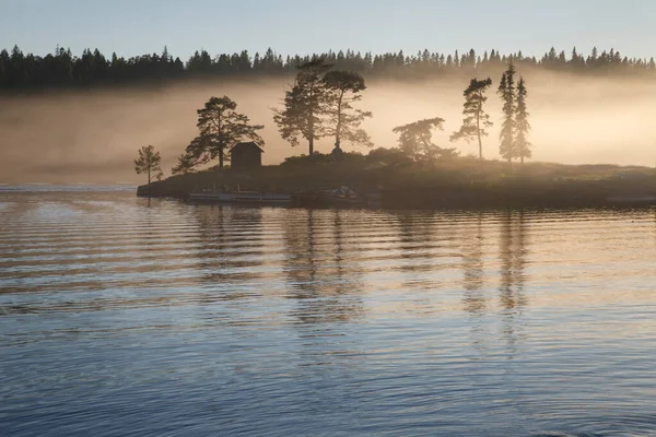Ochtend Mistig Landschap Met Silhouetten Van Bomen Valaam Karelië Rusland — Stockfoto