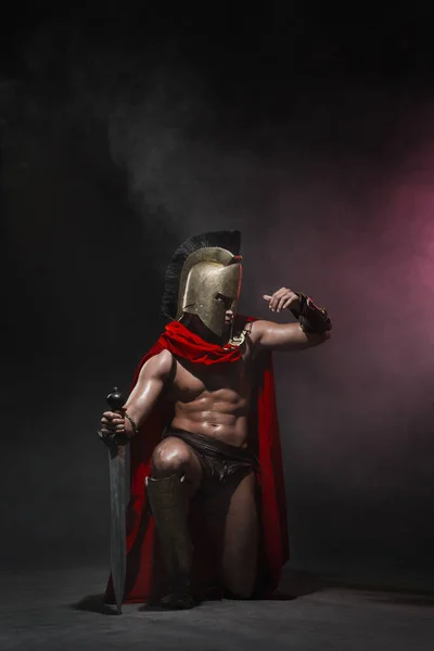 Young Athletic Man Dressed Roman Warrior Red Cloak Helmet Black — Stock Photo, Image