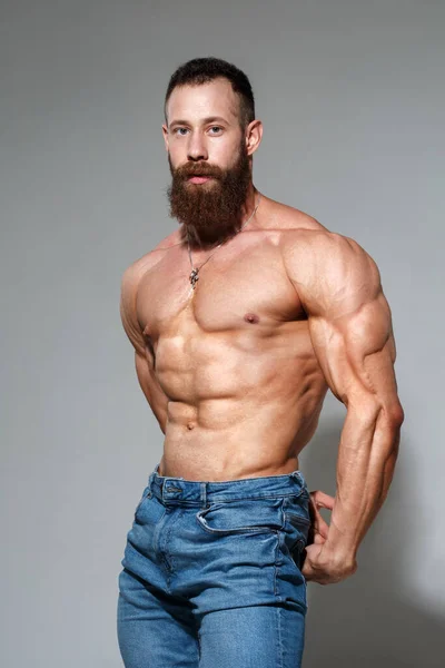 Athletisch Schöner Bärtiger Typ Mit Muskulösem Nackten Oberkörper Blauen Jeans — Stockfoto