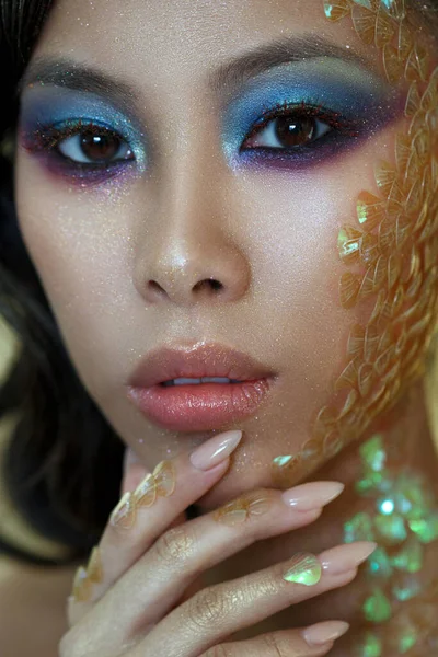 Retrato Beleza Uma Bela Menina Asiática Com Maquiagem Criativa Uma — Fotografia de Stock