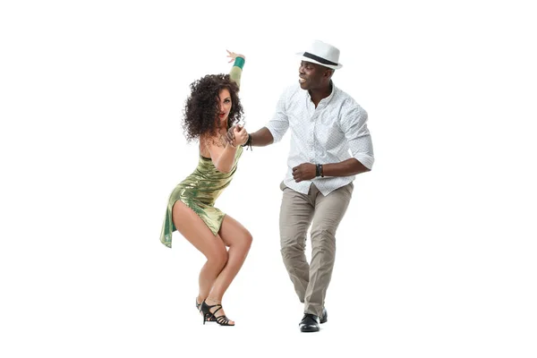 Елегантний Чорний Чоловік Чудова Латинська Дівчина Танцює Самбу Ізольовані Білому — стокове фото